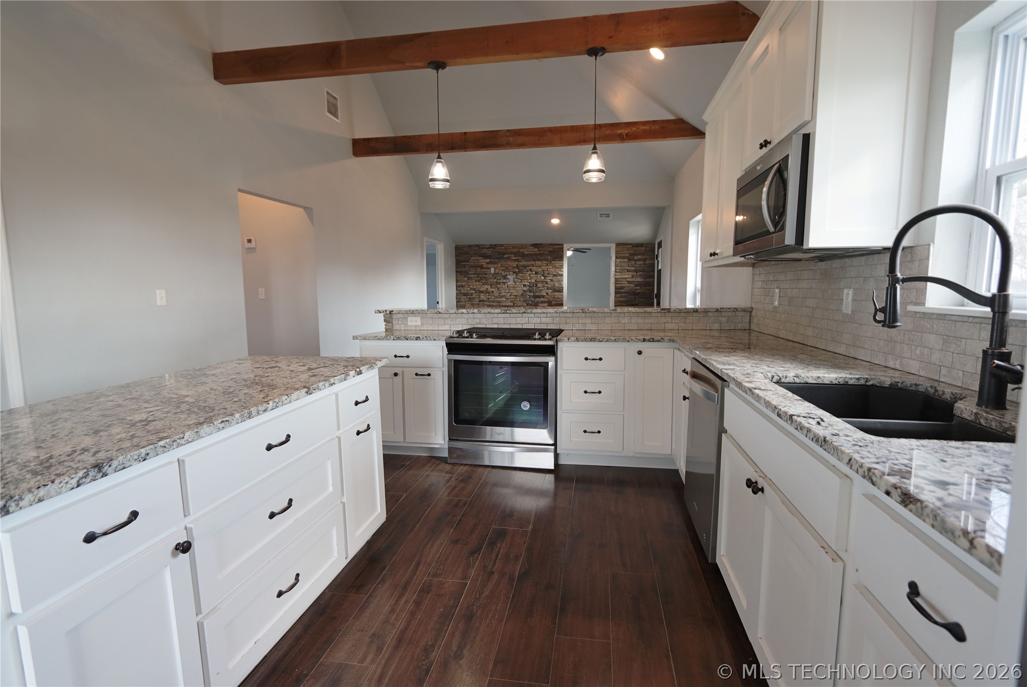 25437 E 690 Road Property Photo 9