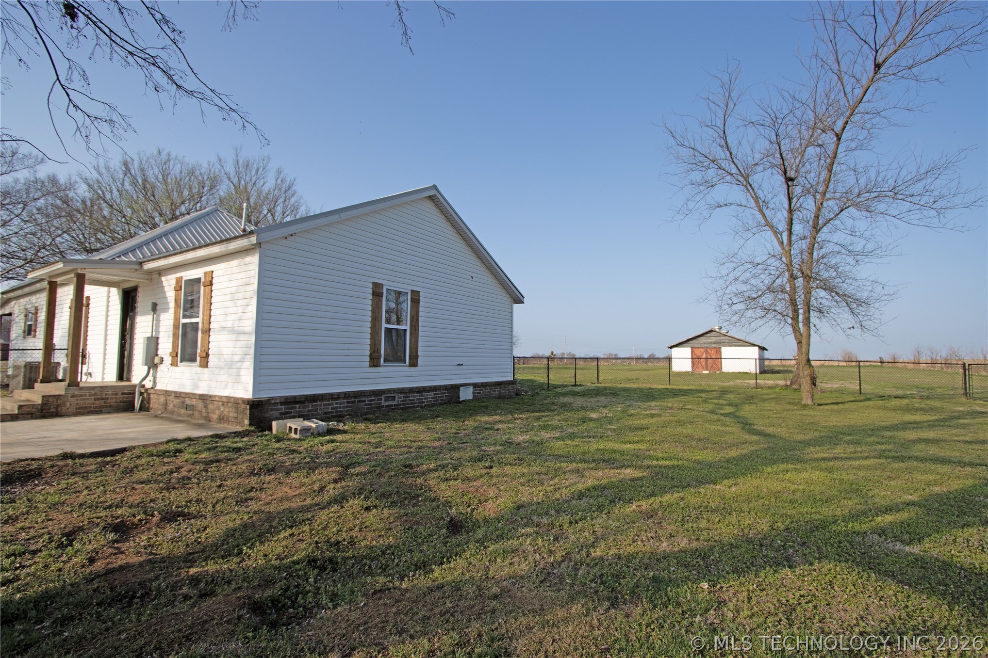 25437 E 690 Road Property Photo 24