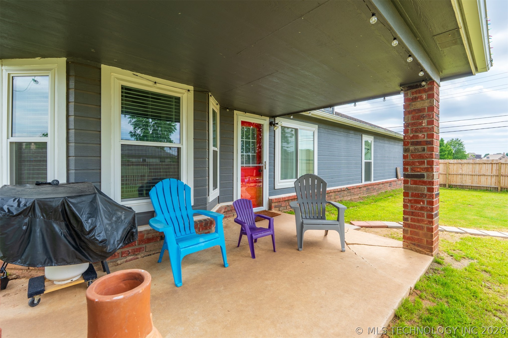 20903 E 35th Street S Property Photo 3