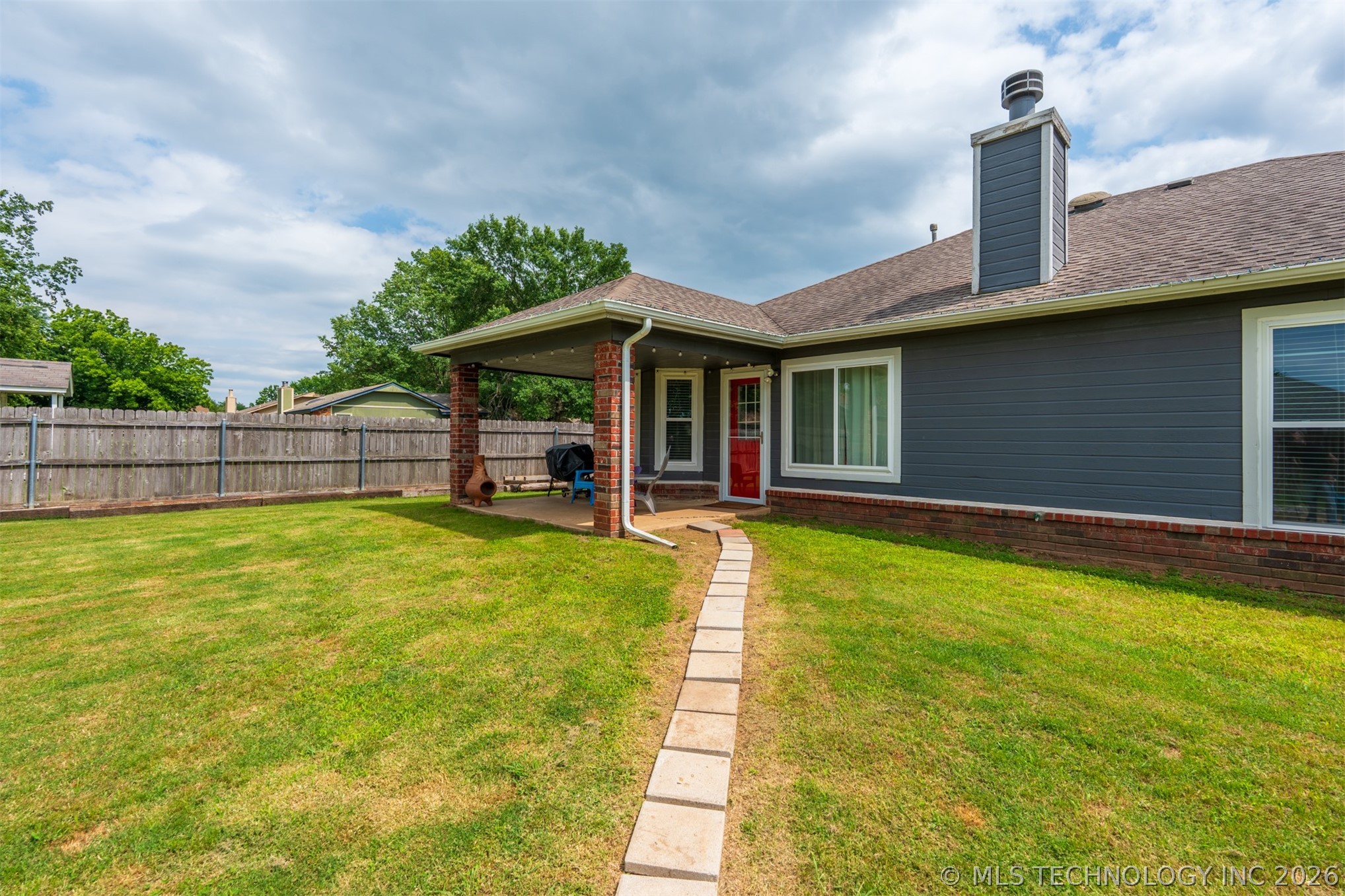 20903 E 35th Street S Property Photo 4