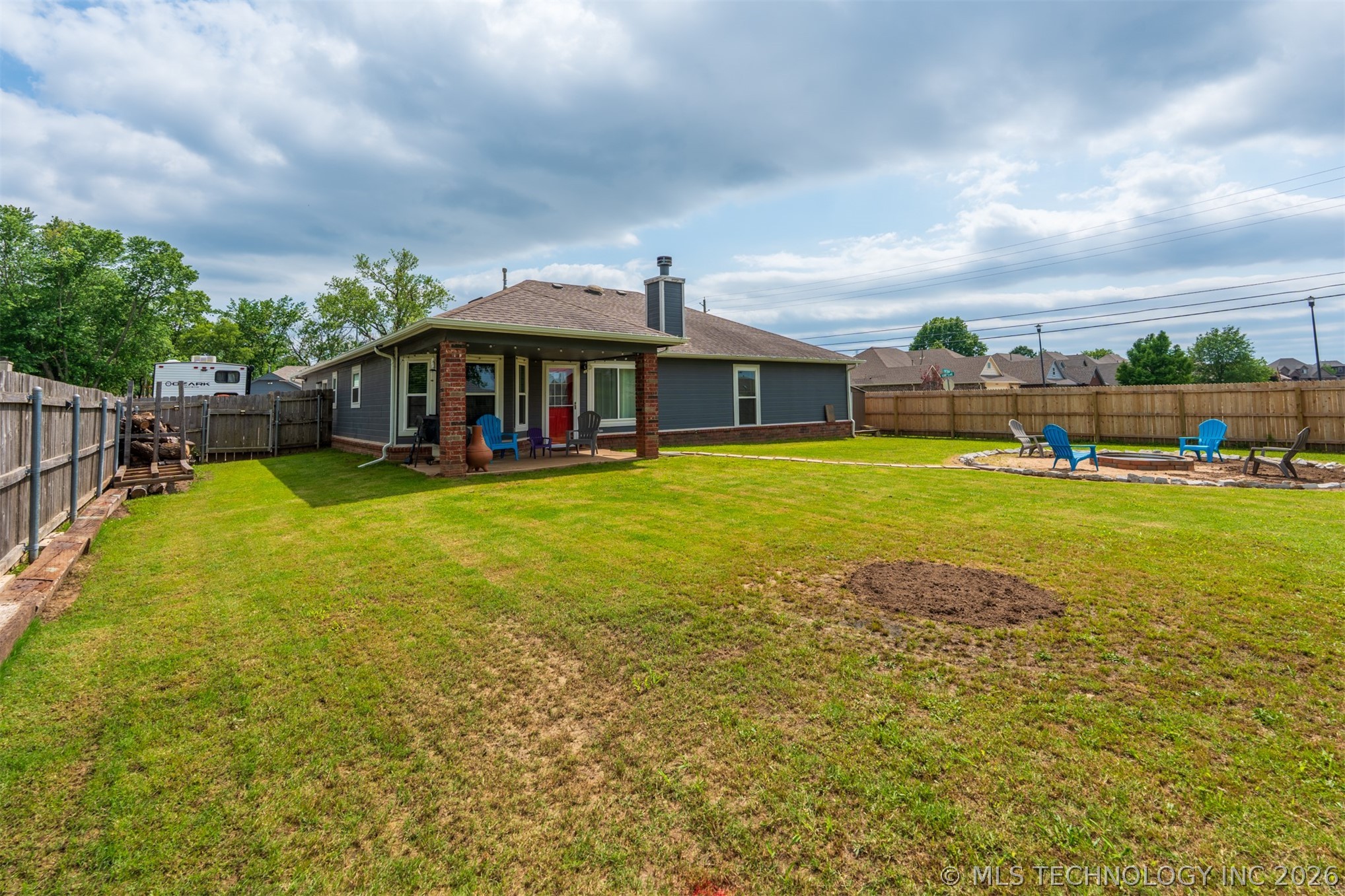 20903 E 35th Street S Property Photo 5
