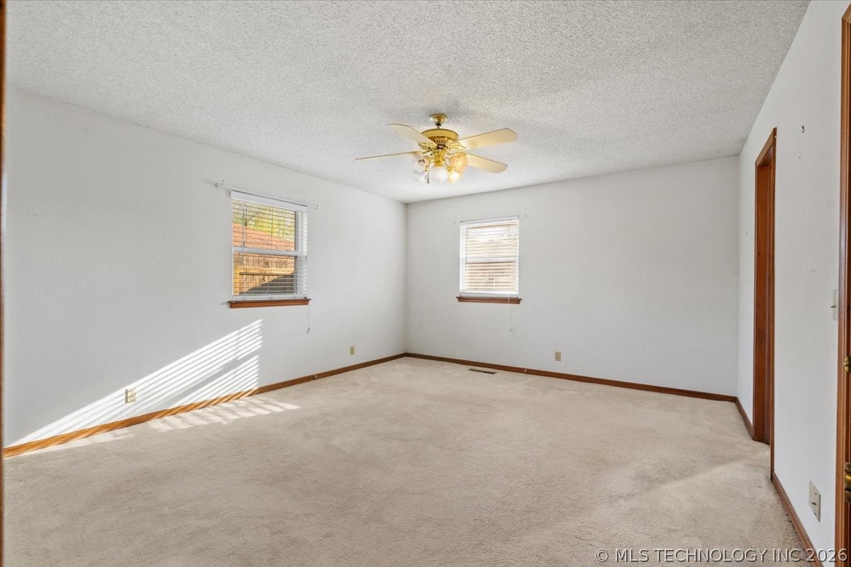 7705 S Park Avenue Property Photo 14