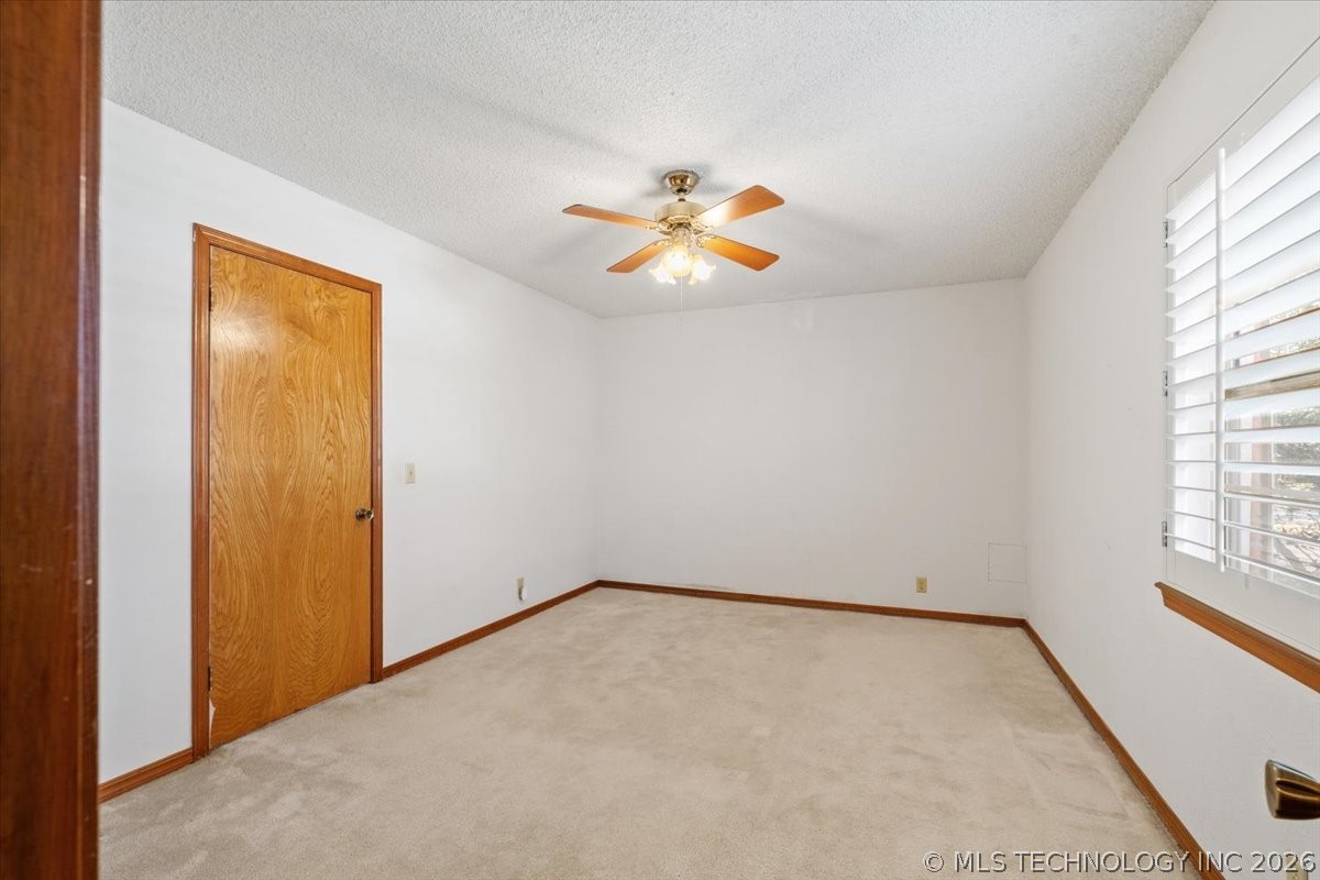 7705 S Park Avenue Property Photo 18