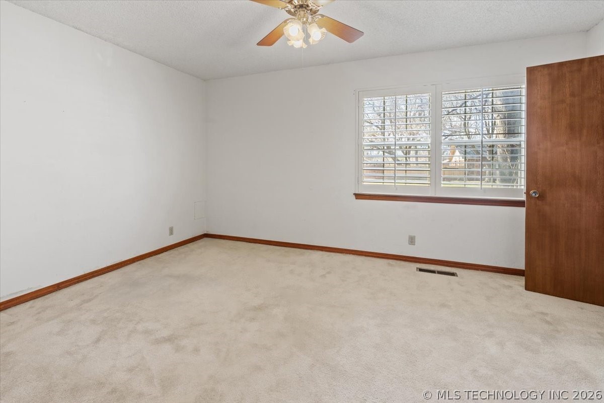 7705 S Park Avenue Property Photo 19