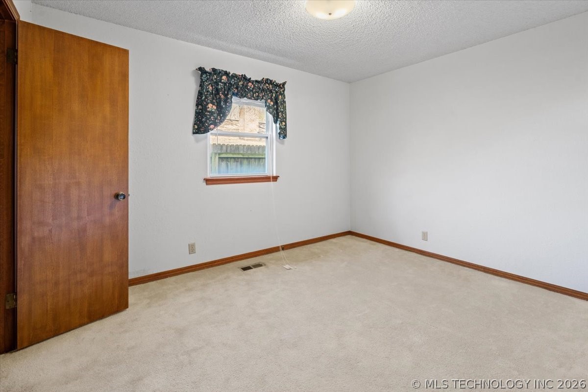 7705 S Park Avenue Property Photo 23