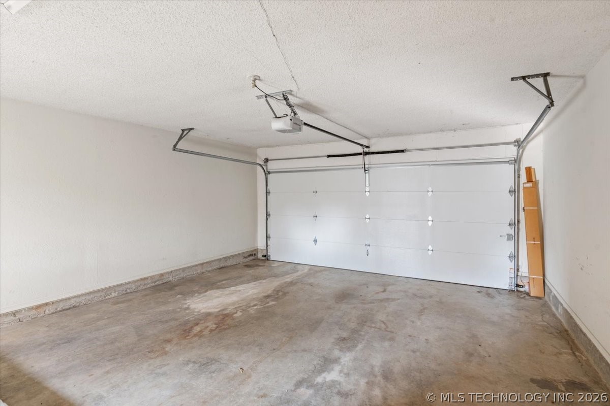 7705 S Park Avenue Property Photo 25