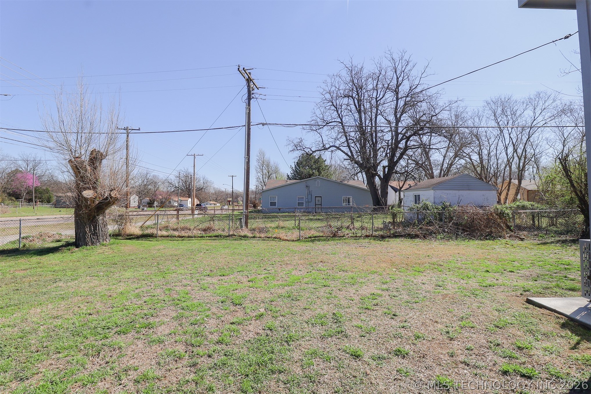 708 E 46th Street N Property Photo 3