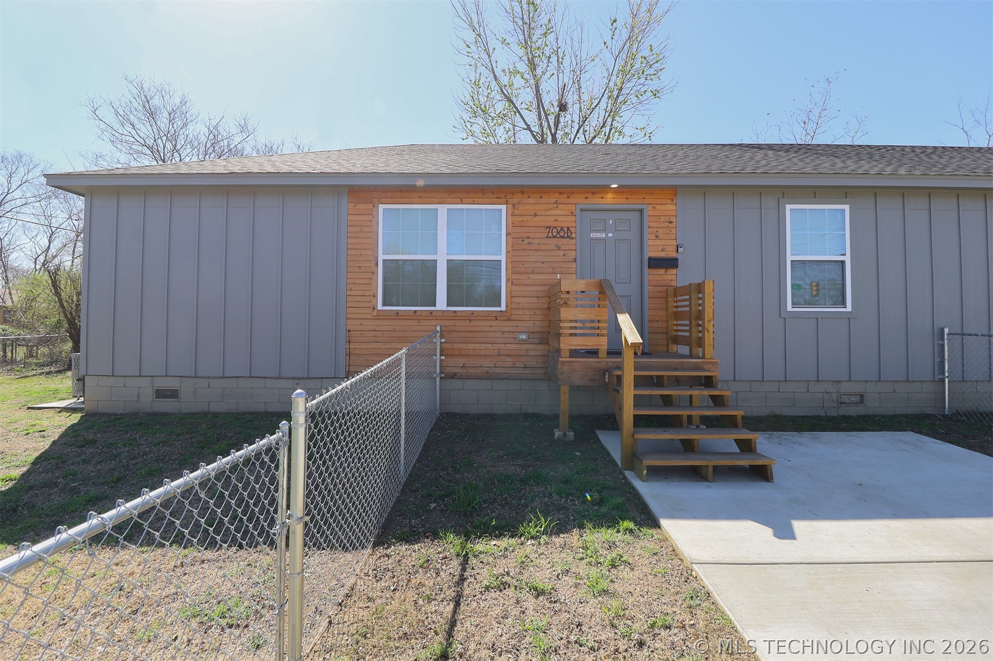 708 E 46th Street N Property Photo 4