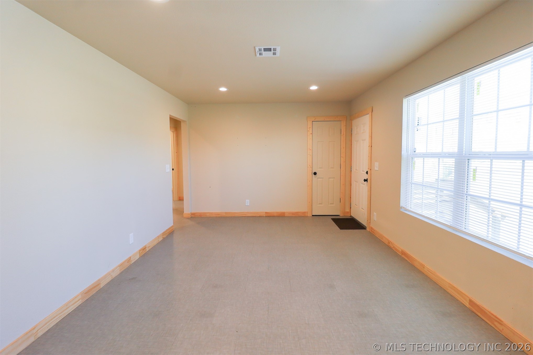 708 E 46th Street N Property Photo 10