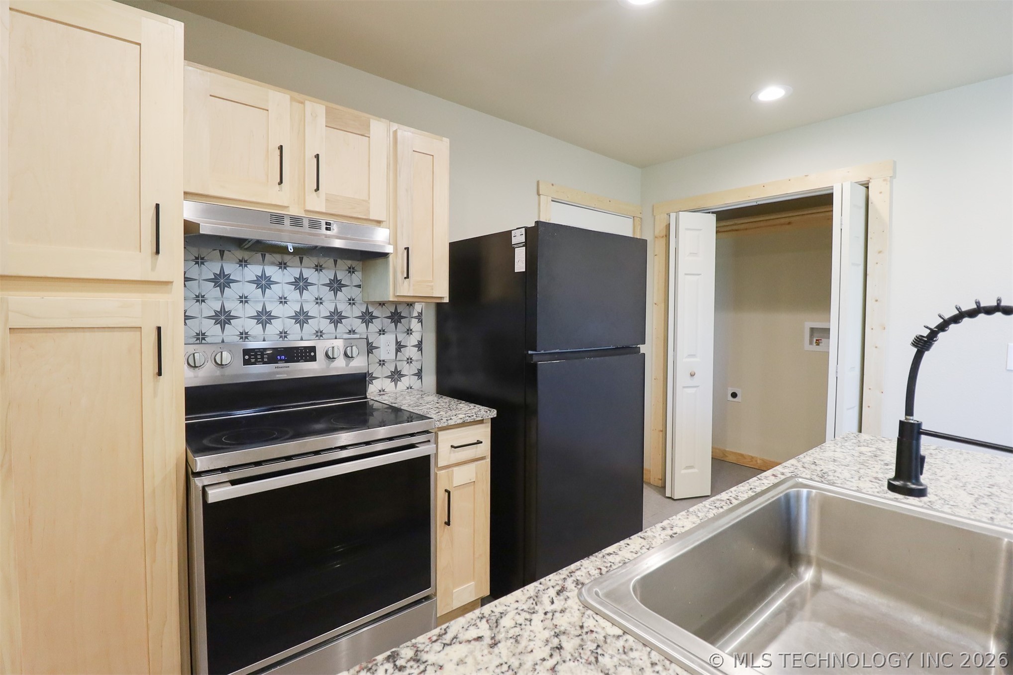 708 E 46th Street N Property Photo 14