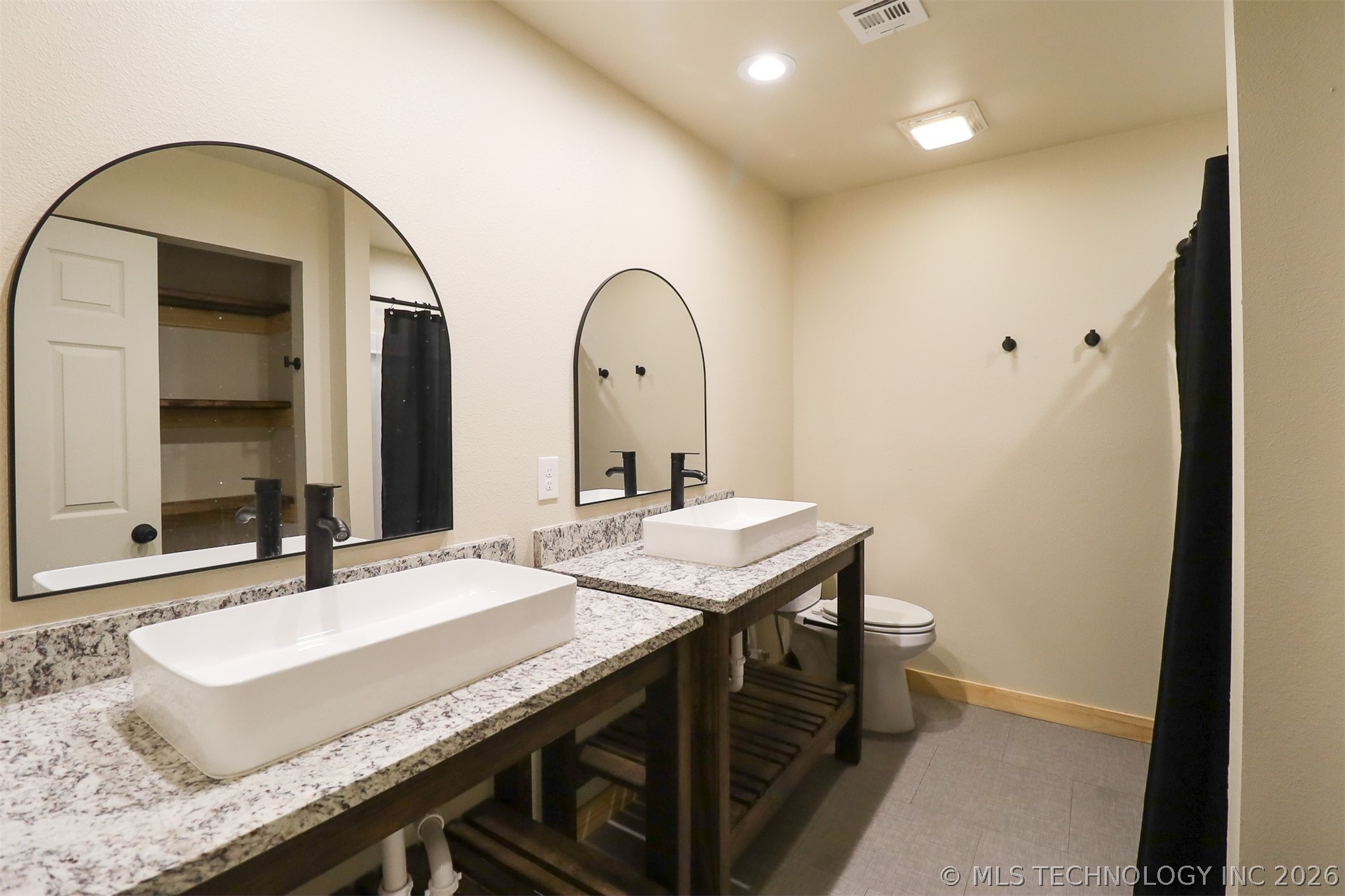 708 E 46th Street N Property Photo 15