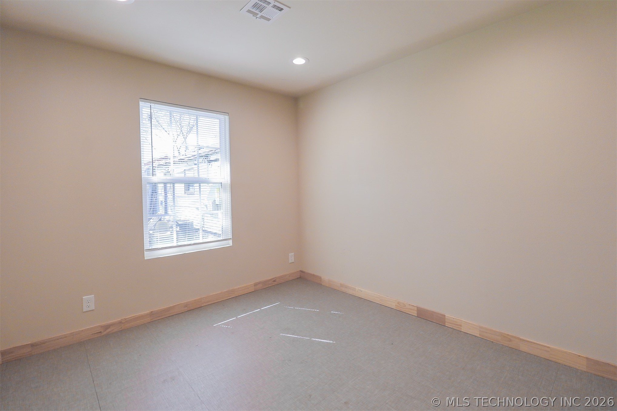 708 E 46th Street N Property Photo 22
