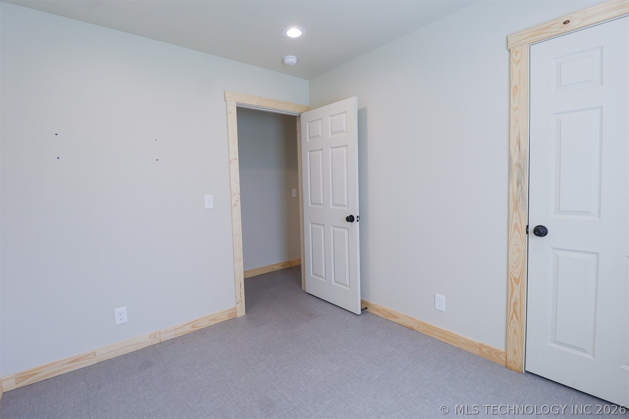 708 E 46th Street N Property Photo 25