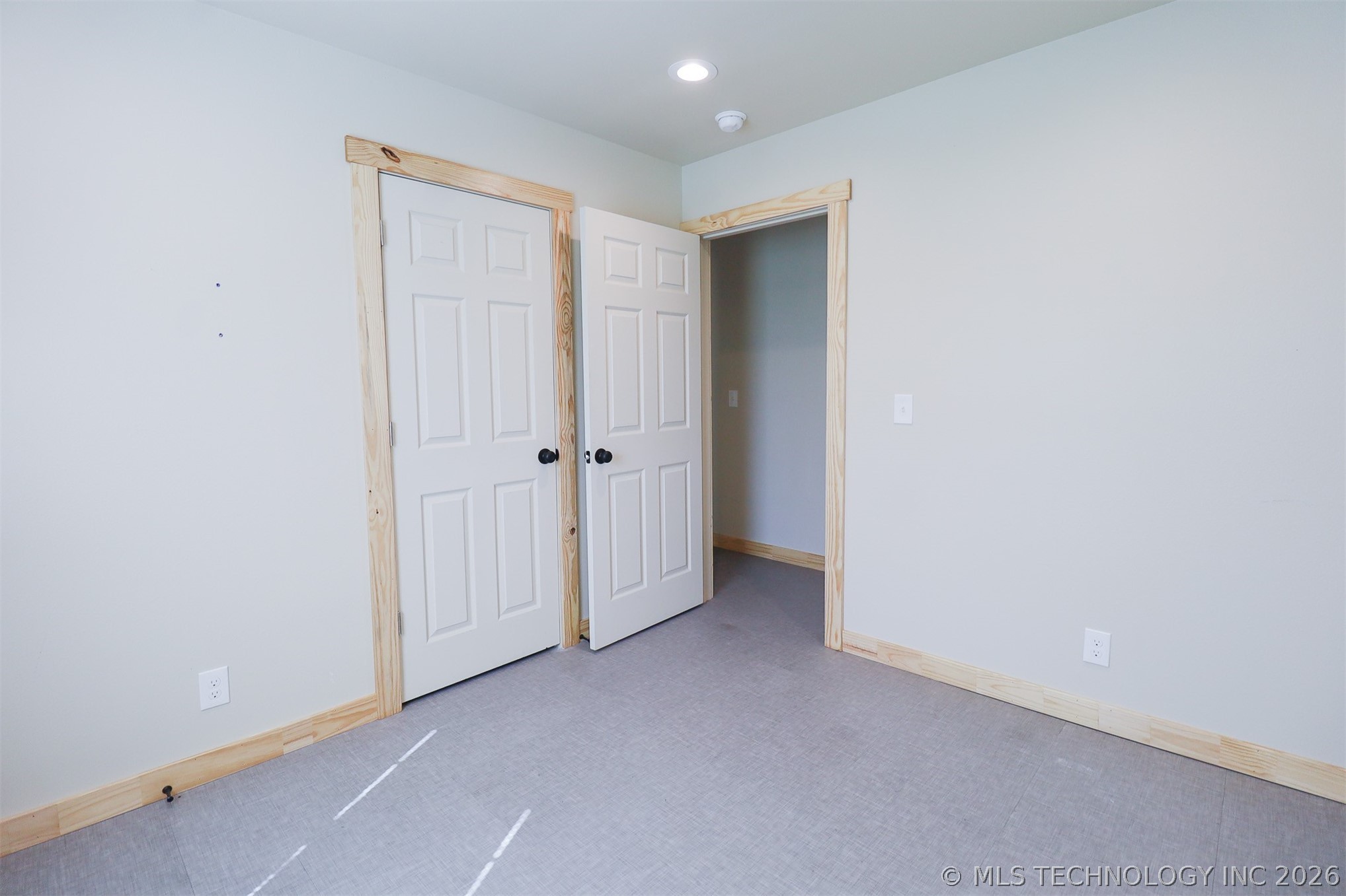 708 E 46th Street N Property Photo 27