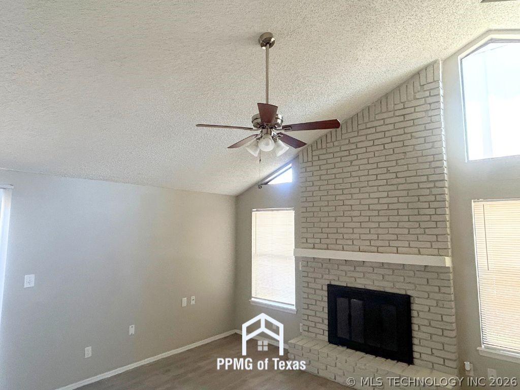 12909 E 28th Place Property Photo 3
