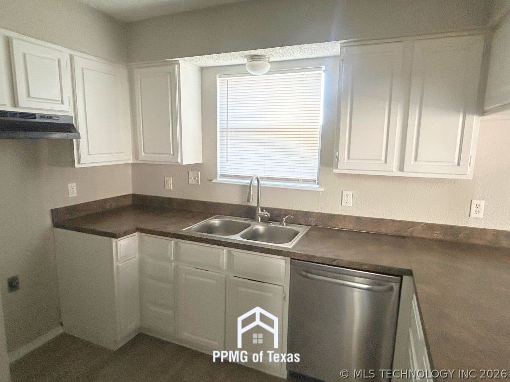 12909 E 28th Place Property Photo 6