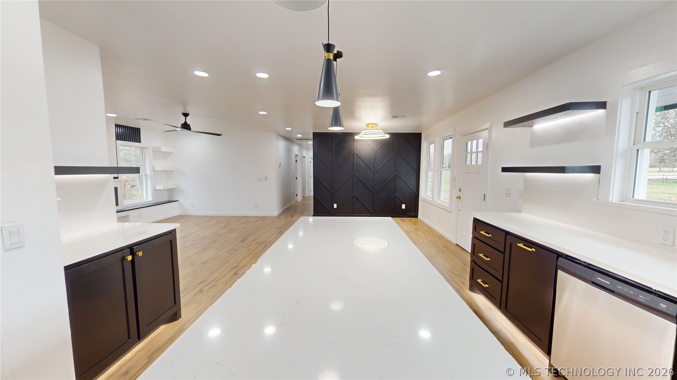 2923 Ahloso Property Photo 8