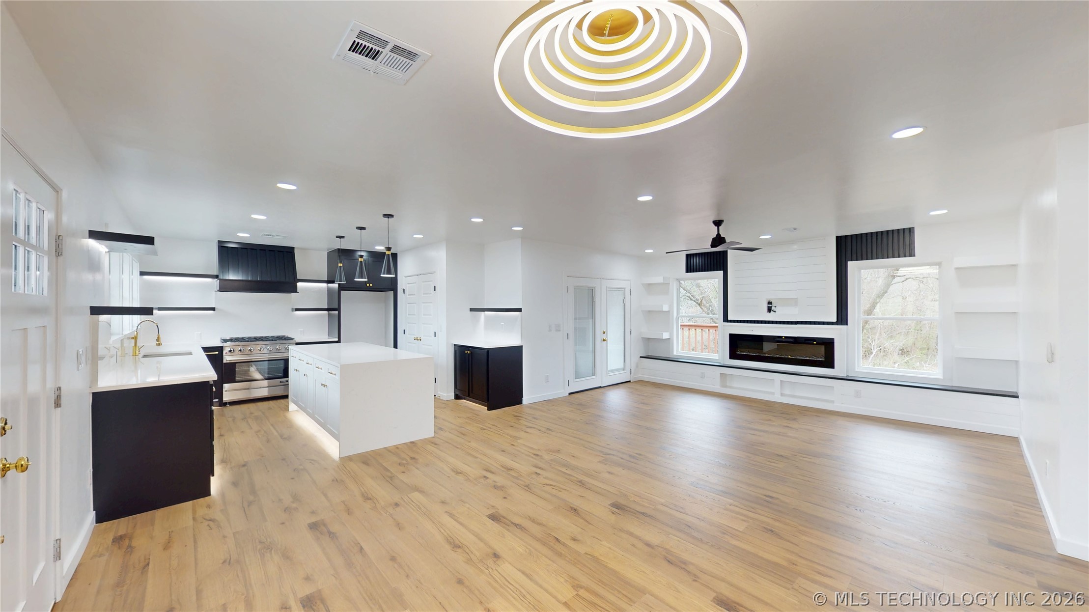 2923 Ahloso Property Photo 11