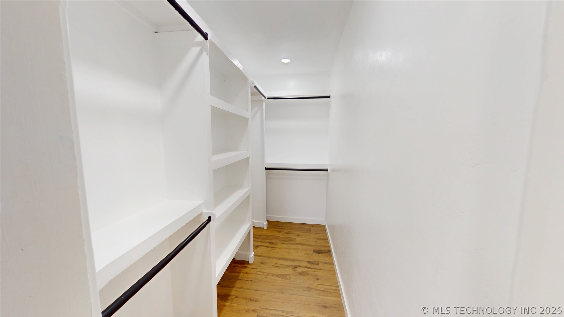 2923 Ahloso Property Photo 29