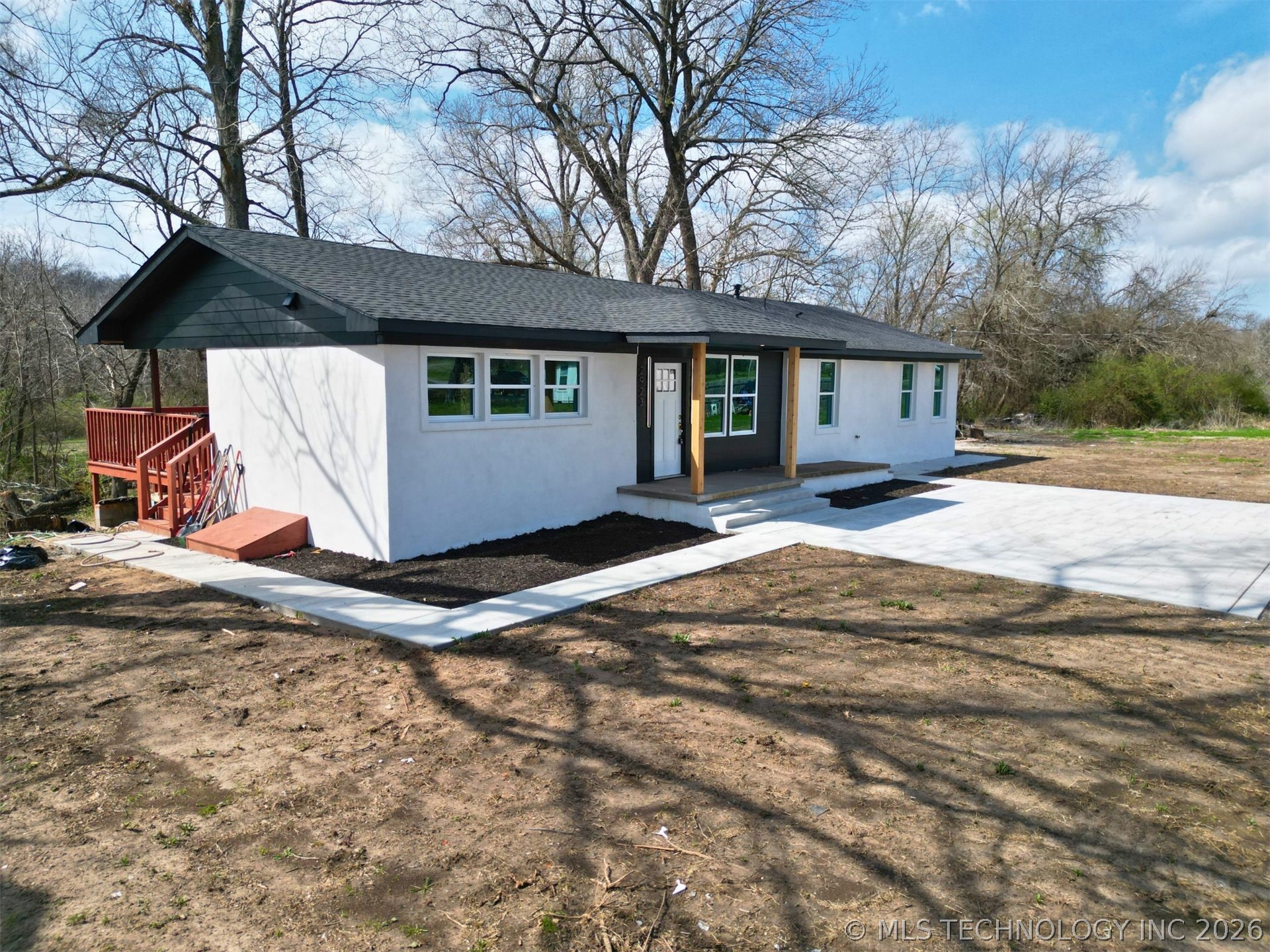 2923 Ahloso Property Photo 43