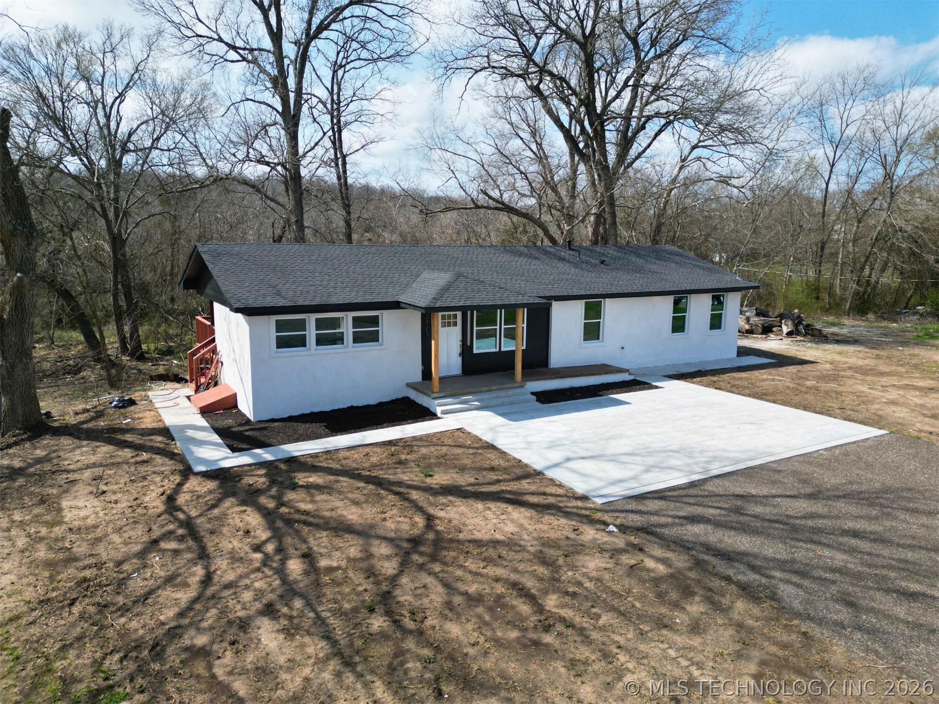 2923 Ahloso Property Photo 44