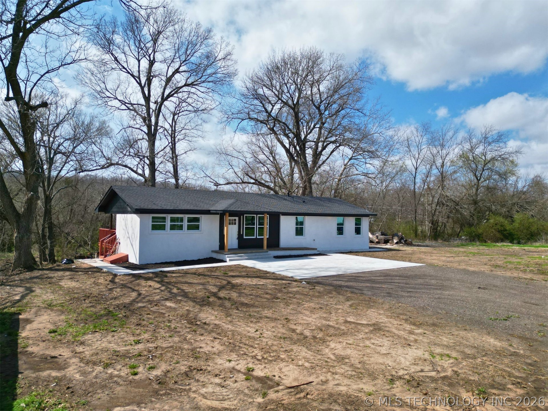 2923 Ahloso Property Photo 46