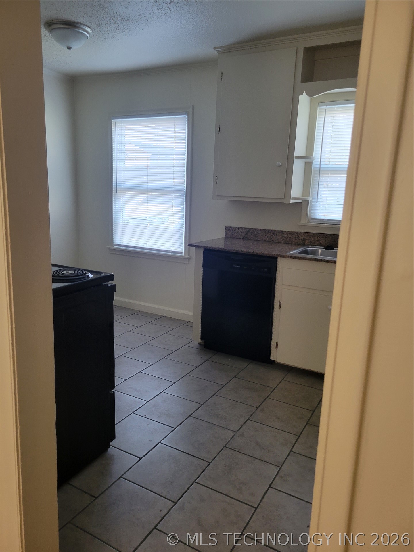 3506 S Jamestown Avenue Property Photo 8