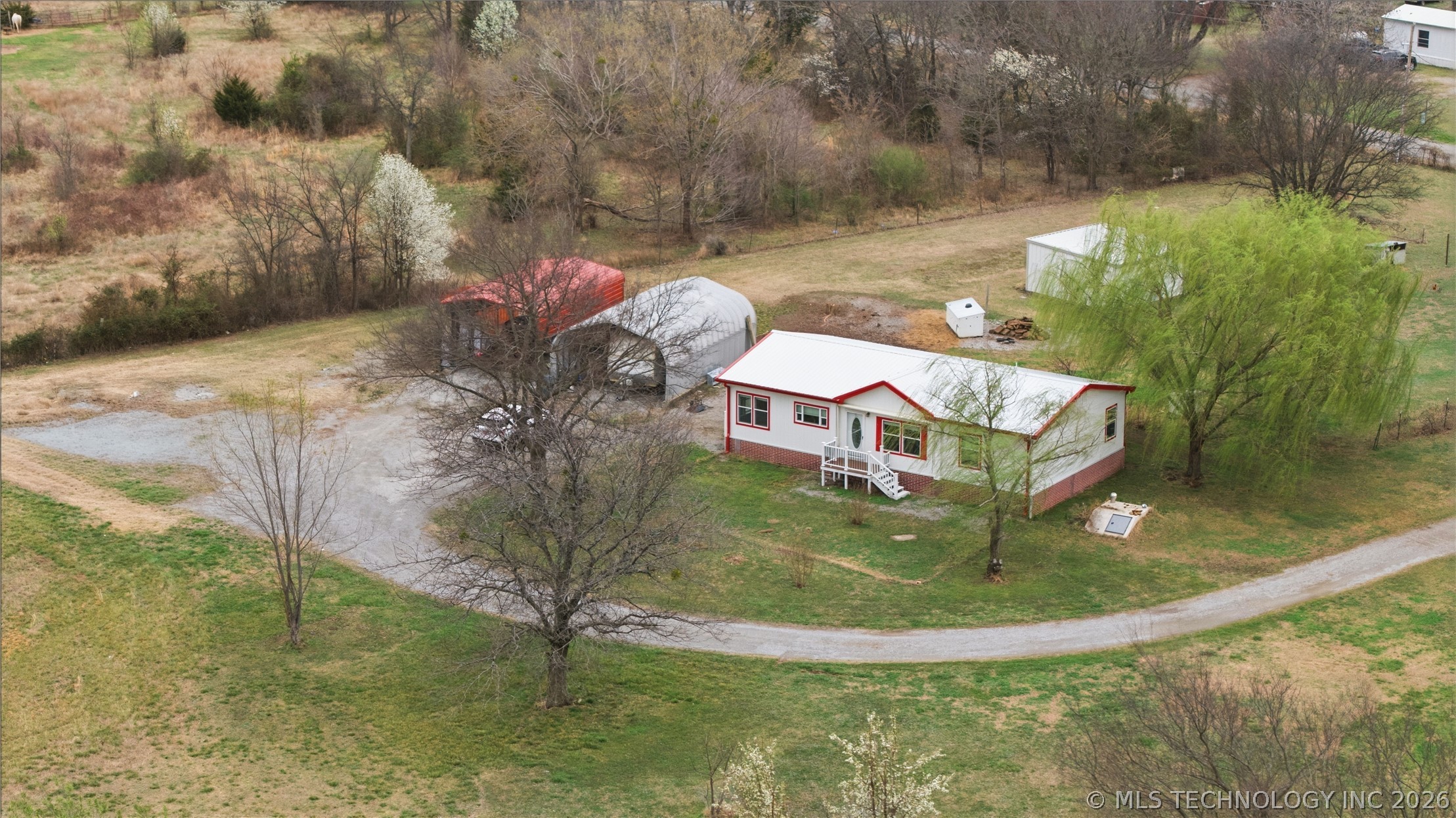 13852 S 433 Road Property Photo 3