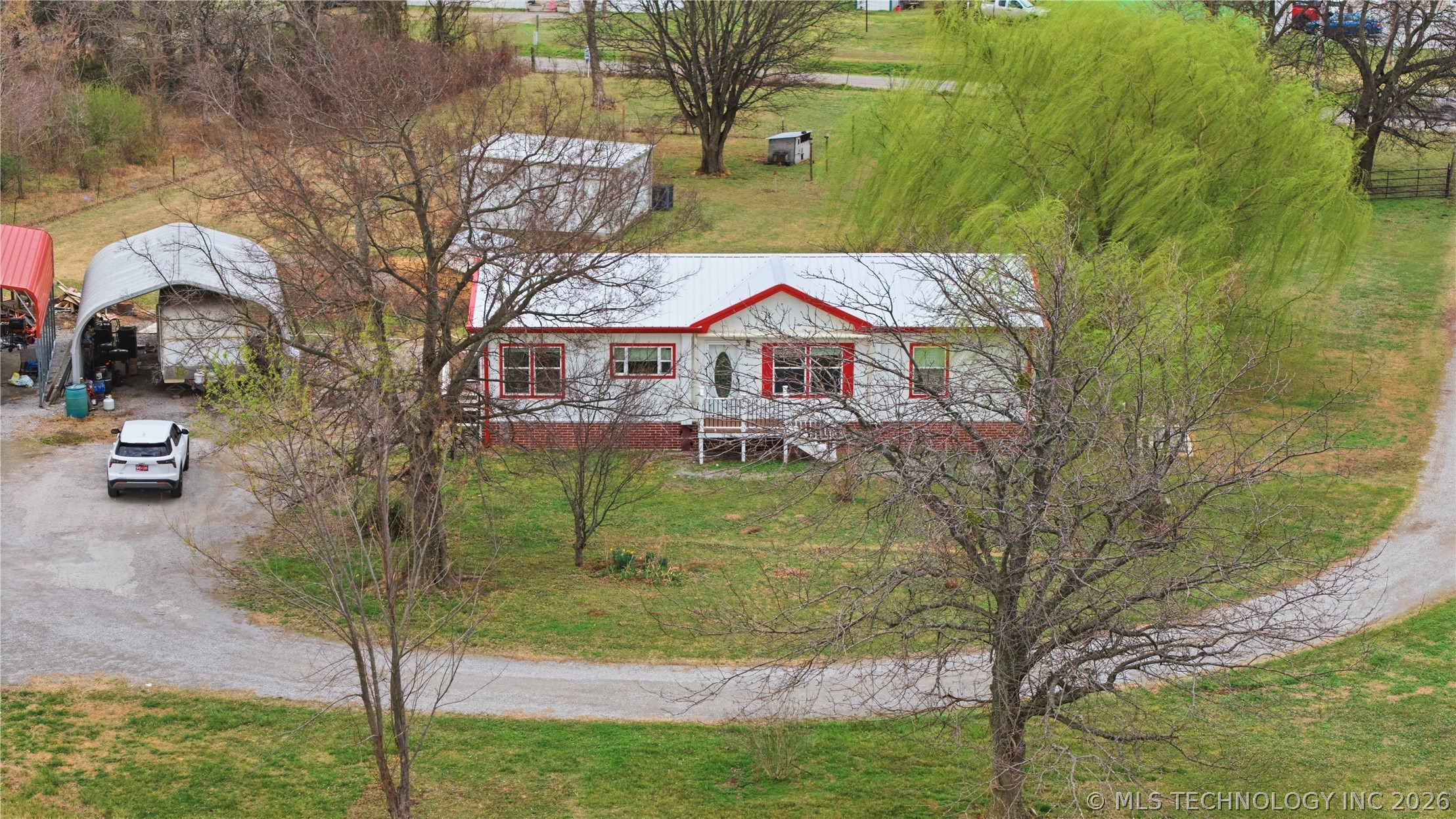 13852 S 433 Road Property Photo 4