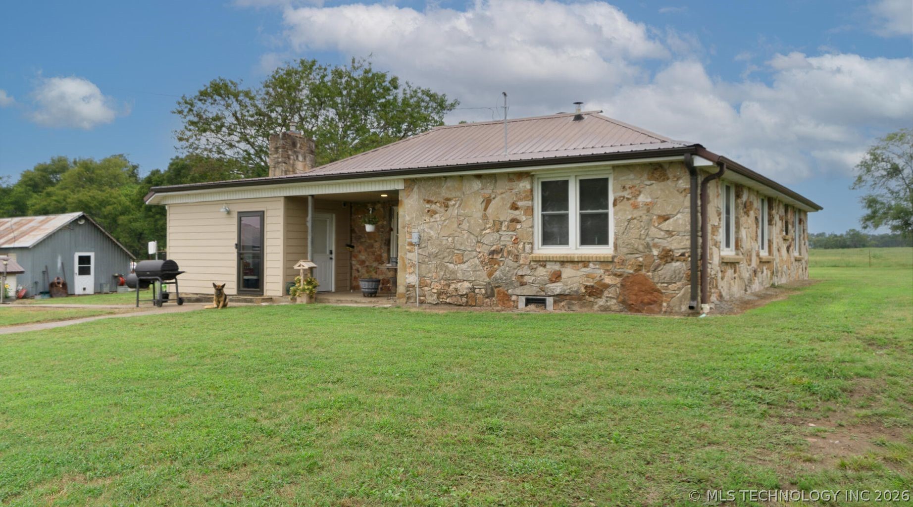 59300 E 170 Road Property Photo 2