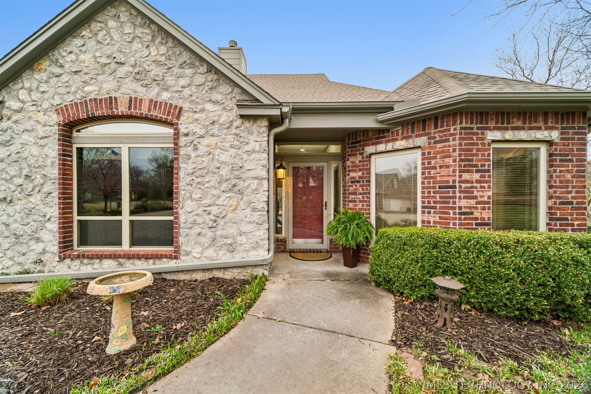 11069 S 55th Place Property Photo 2