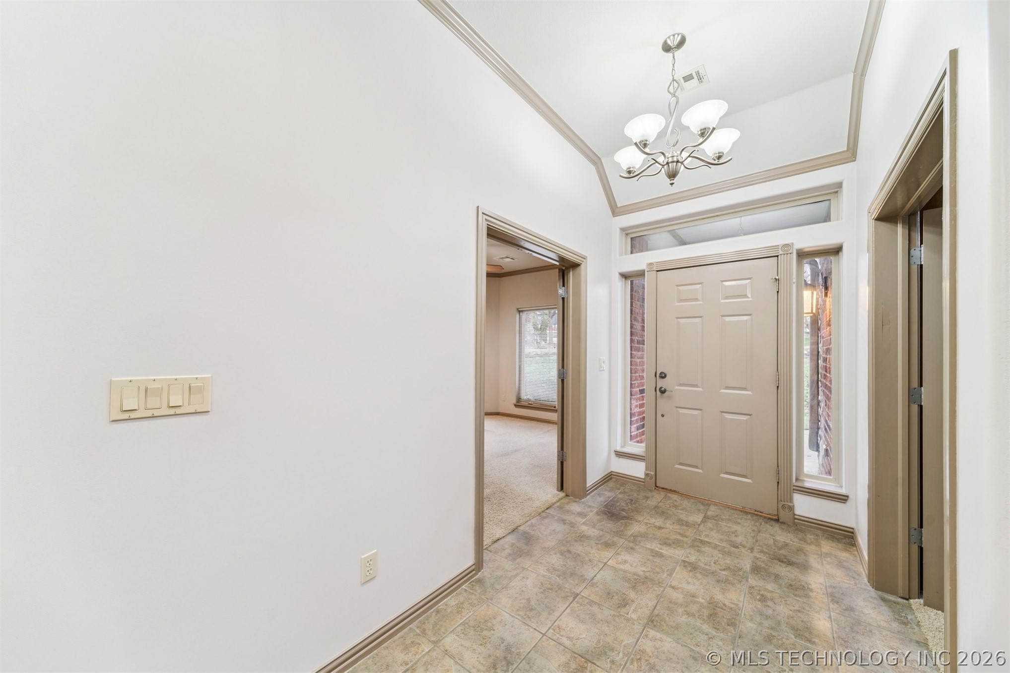 11069 S 55th Place Property Photo 4