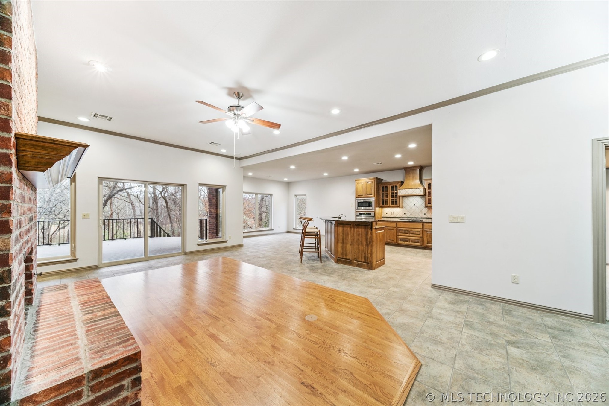 11069 S 55th Place Property Photo 10