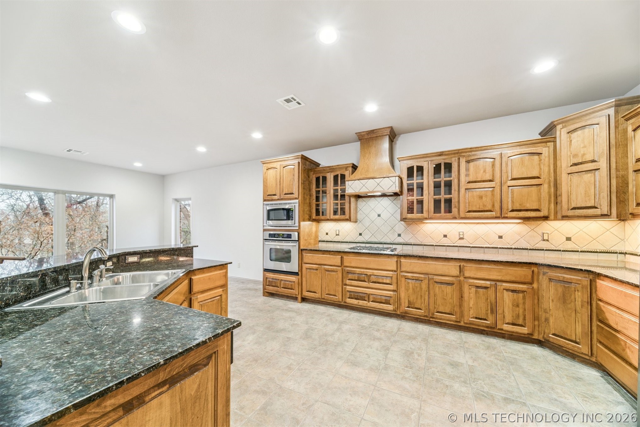 11069 S 55th Place Property Photo 11