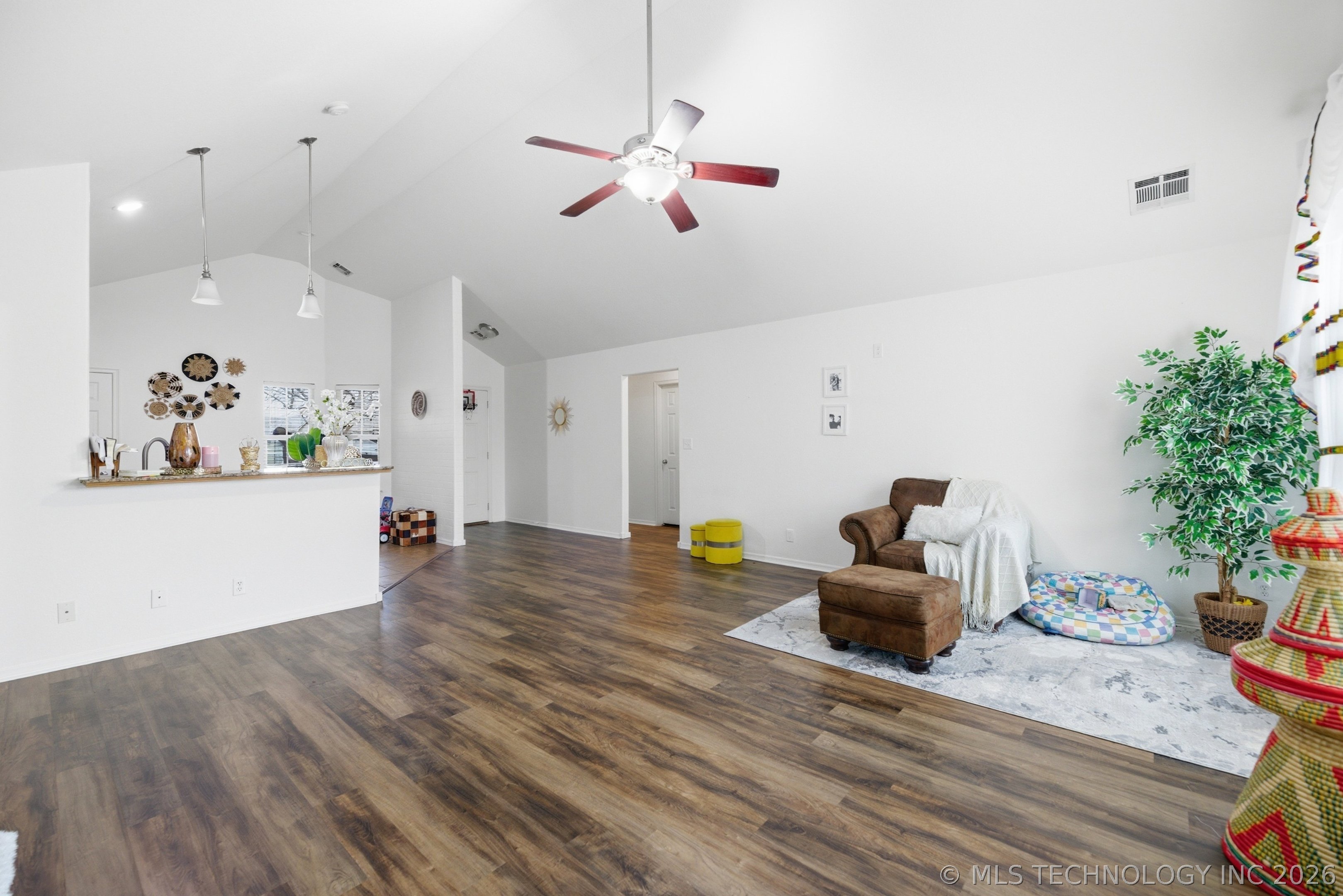 4104 W 105th Street S Property Photo 5