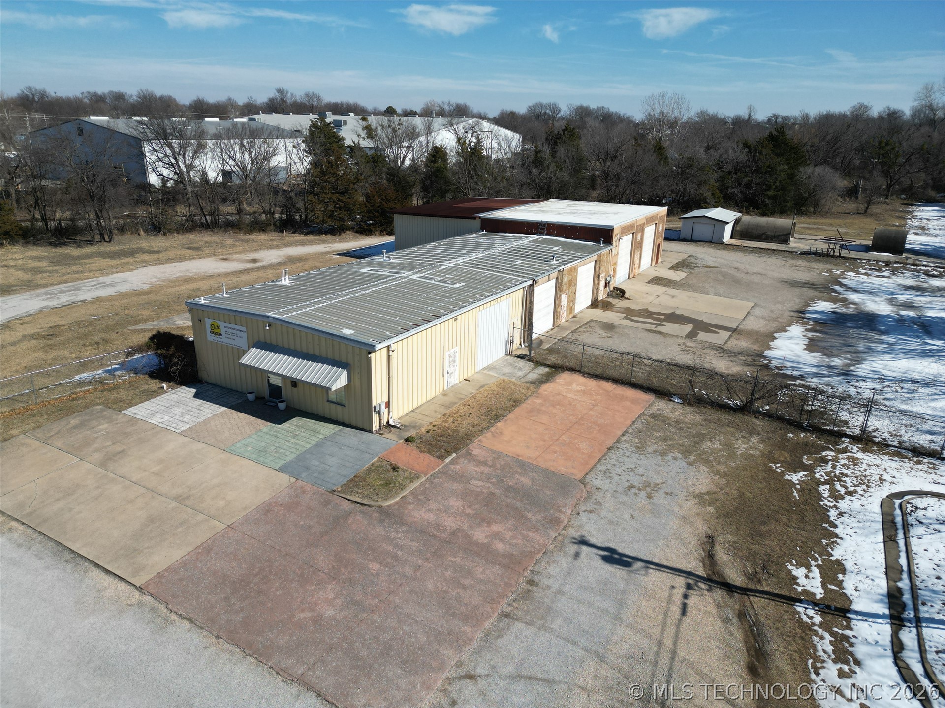 400 E Jackson Street Property Photo 9