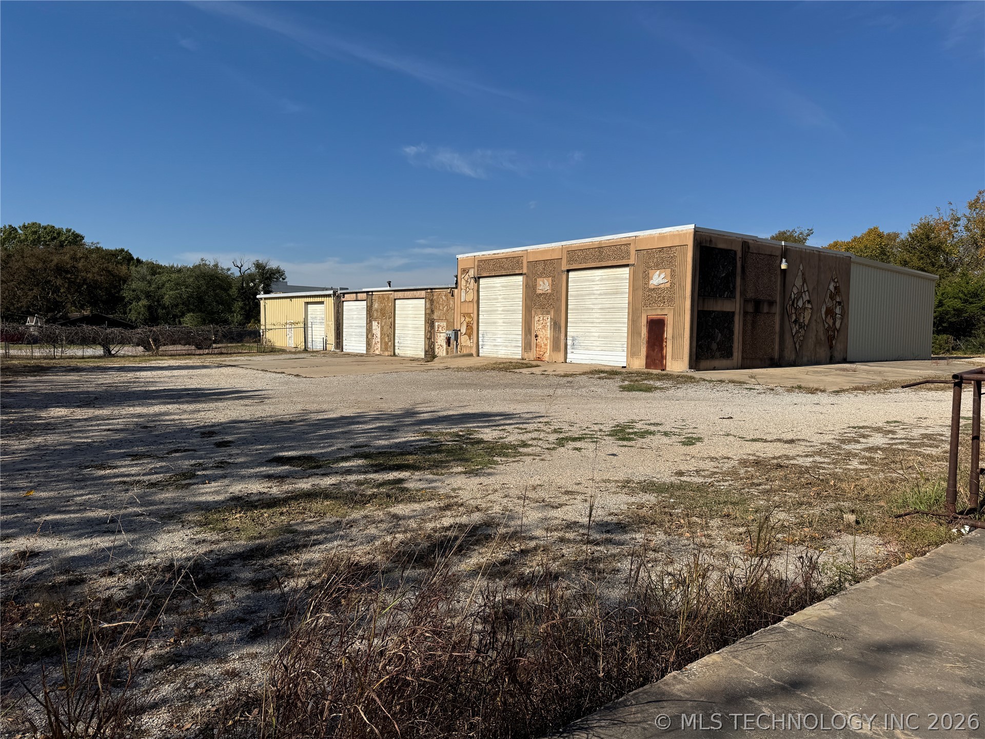 400 E Jackson Street Property Photo 12