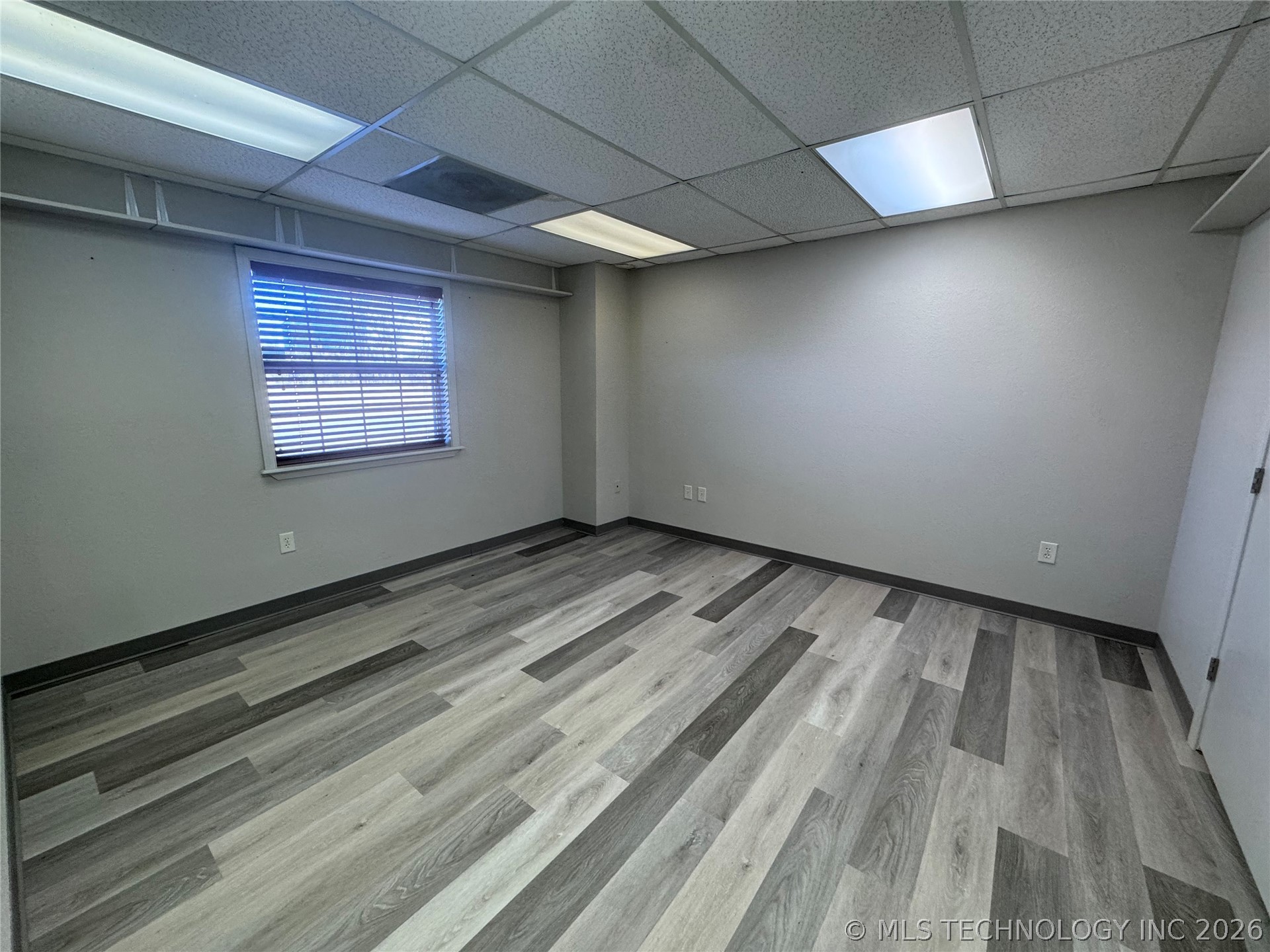 400 E Jackson Street Property Photo 18