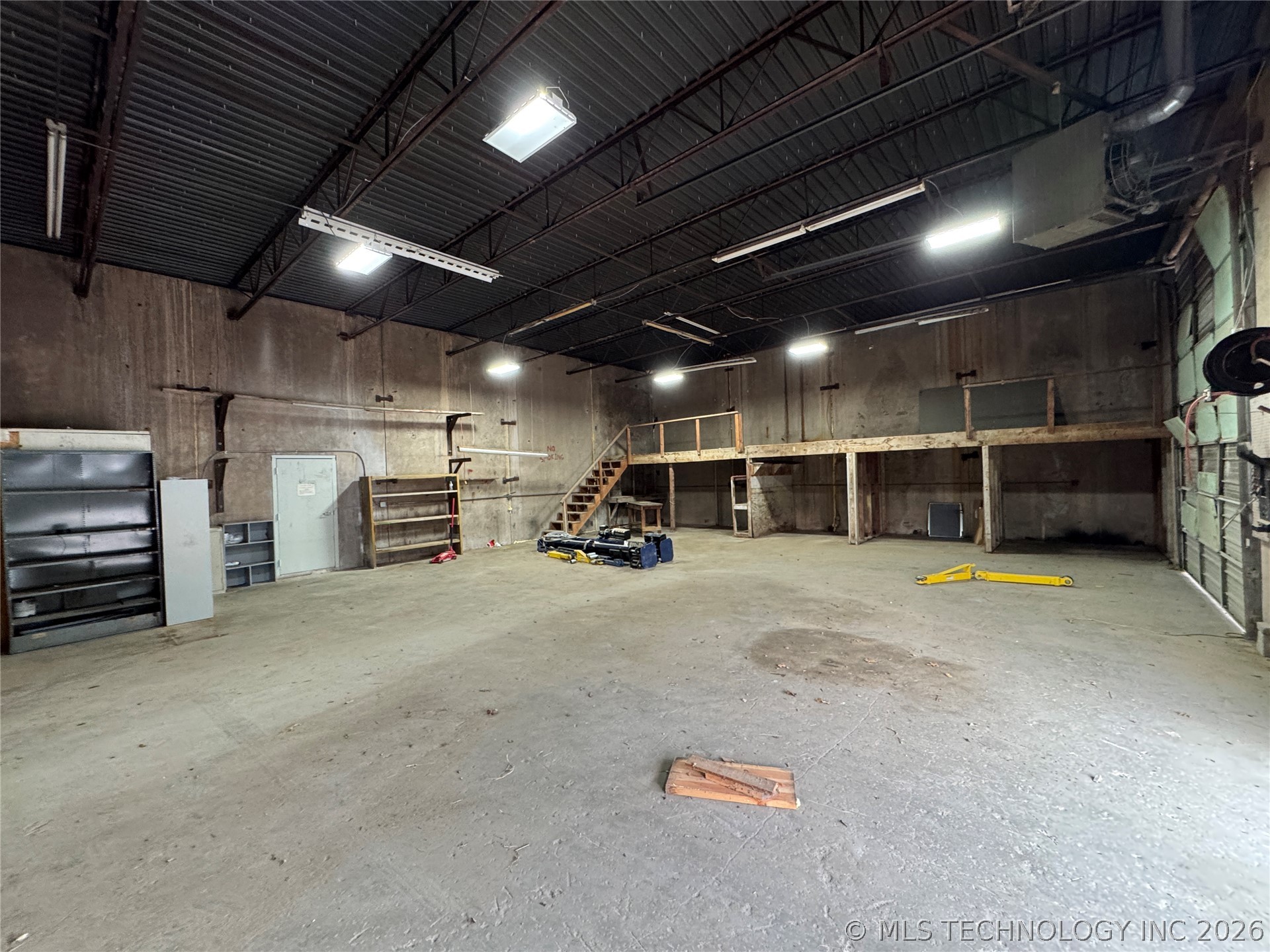 400 E Jackson Street Property Photo 25