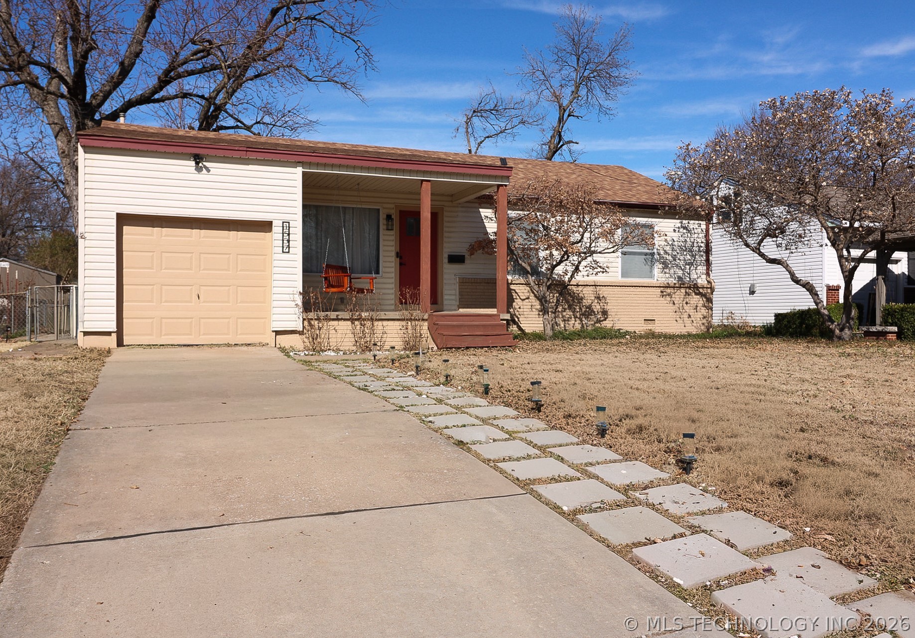 1537 E 50th Street Property Photo 2