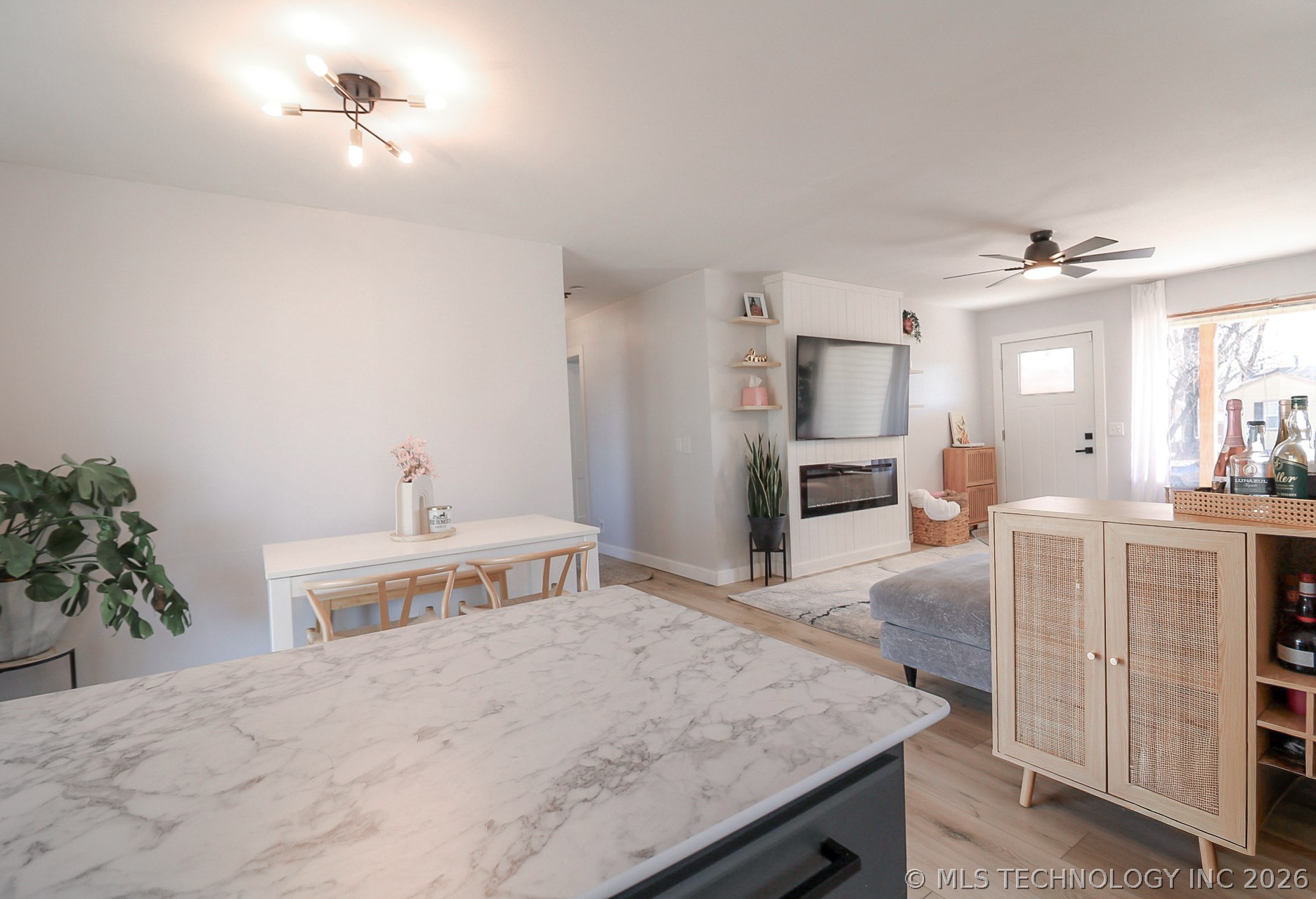 1537 E 50th Street Property Photo 6