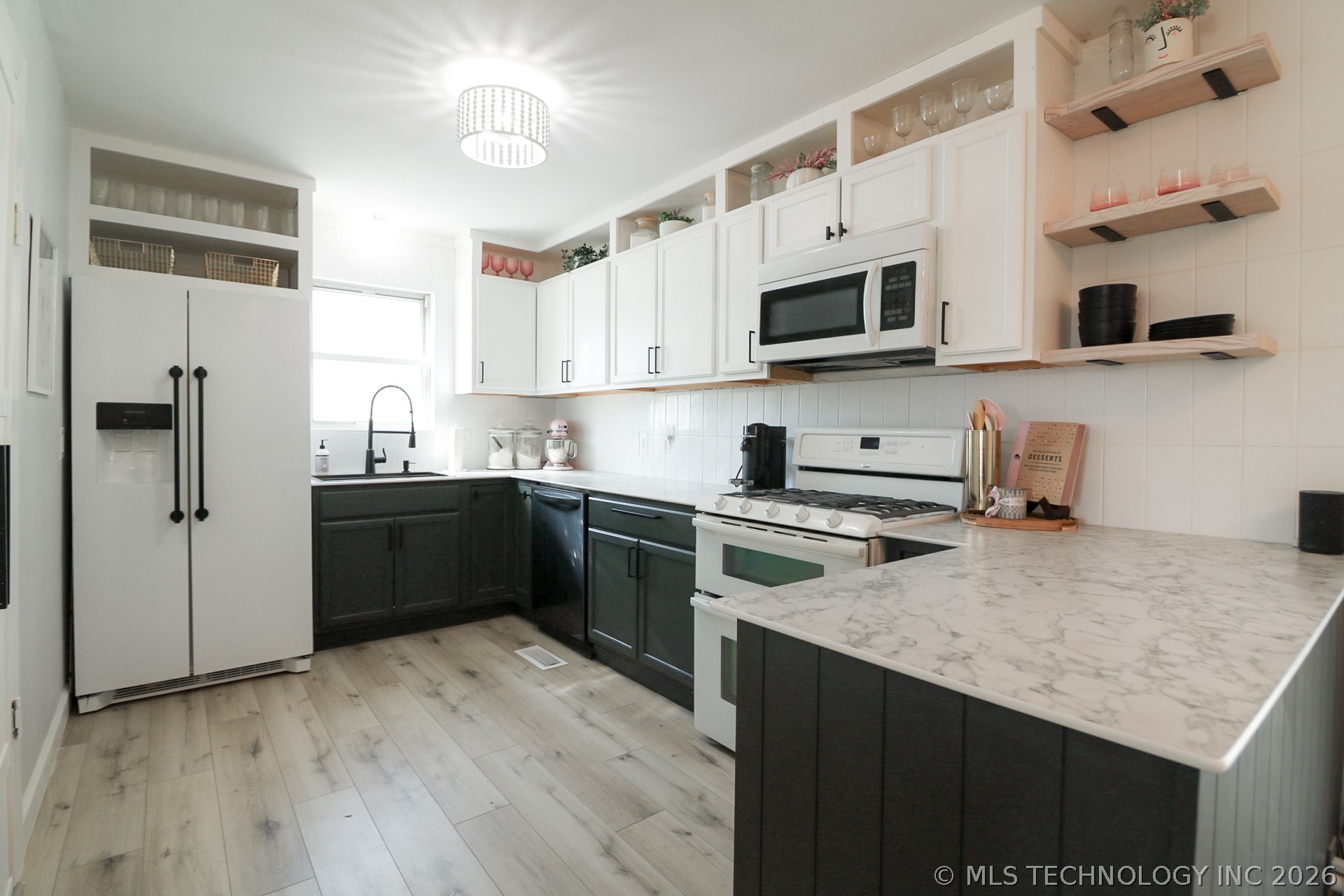 1537 E 50th Street Property Photo 8