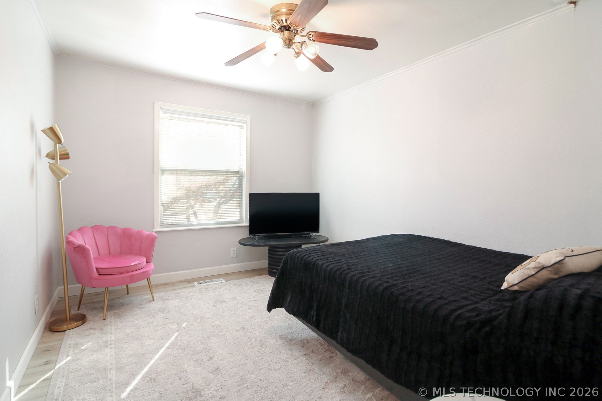 1537 E 50th Street Property Photo 16