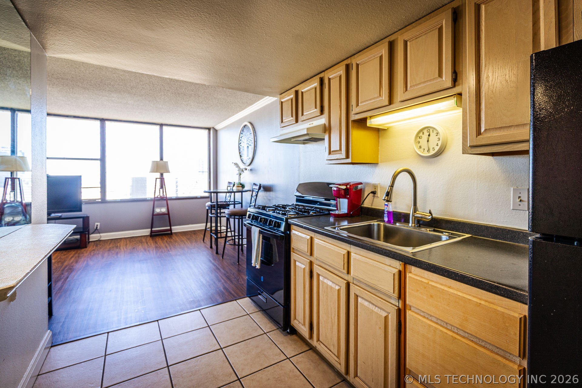 450 W 7th Street 1601 Property Photo 5