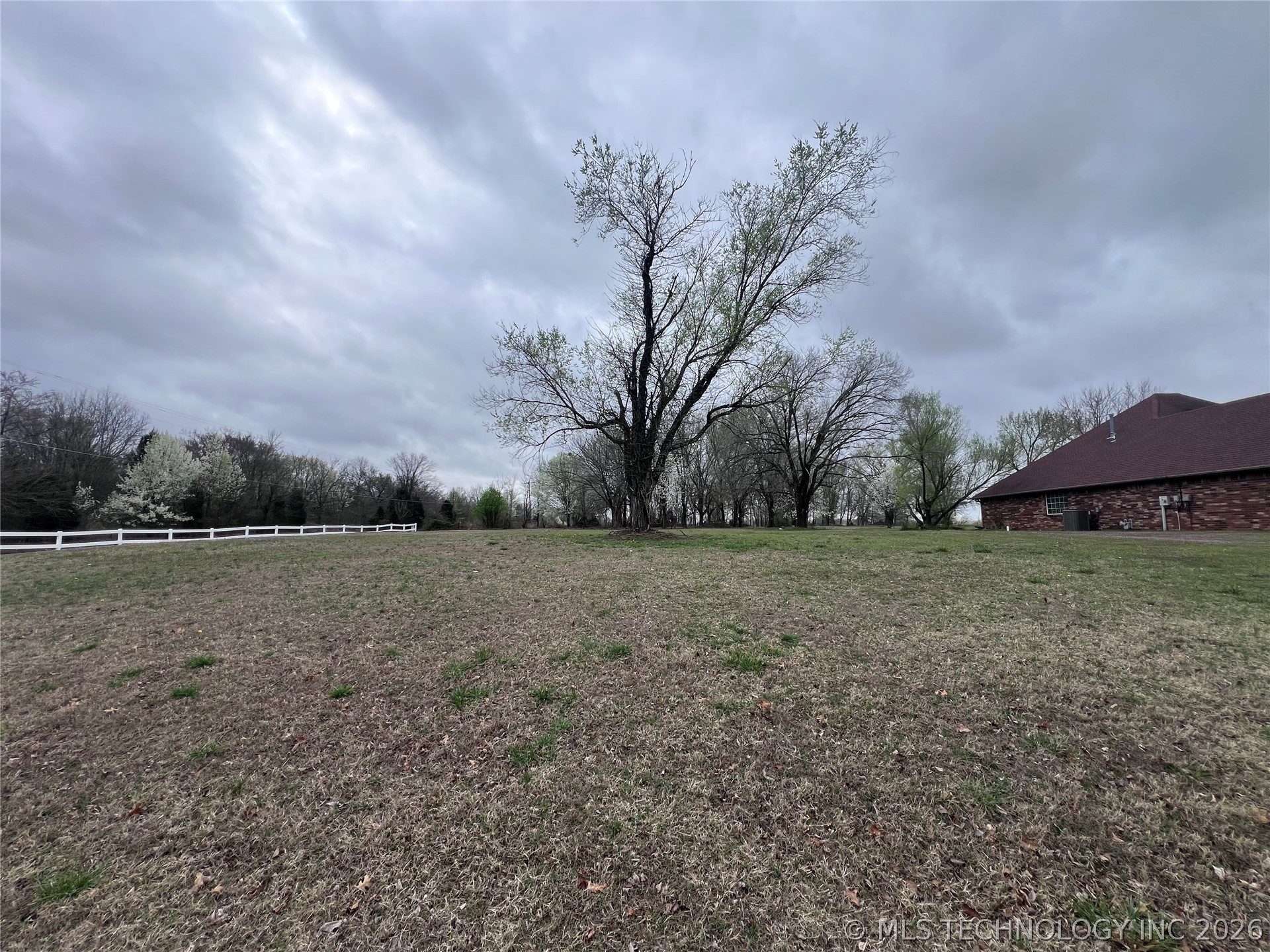 4001 Eagle Crest Drive Property Photo 1