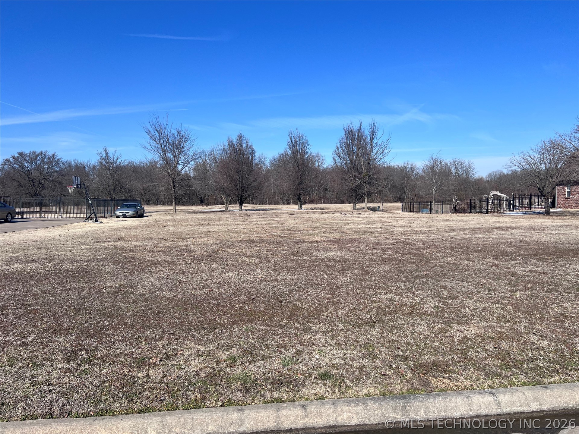 4006 Eagle Crest Drive Property Photo 1