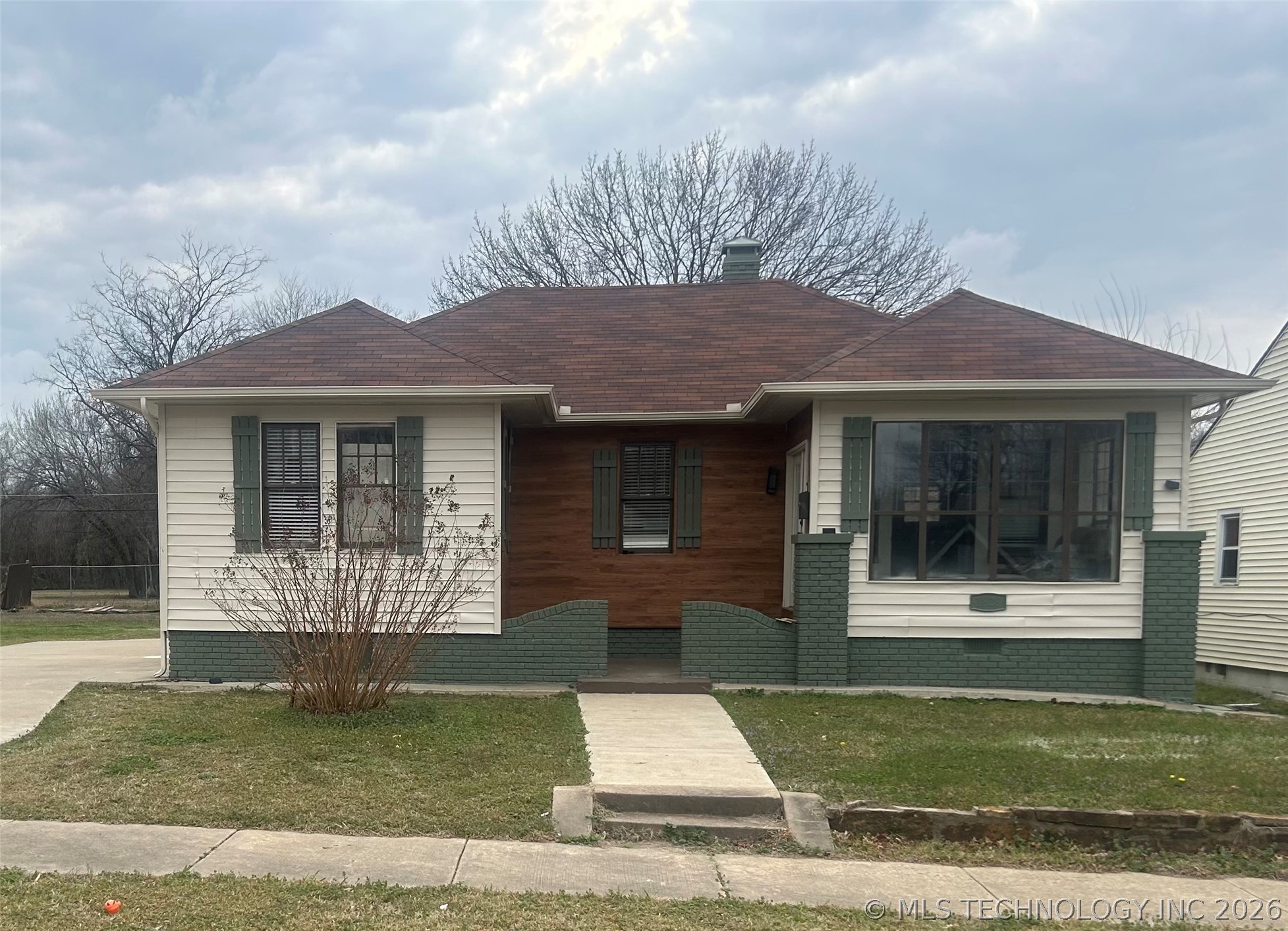 1828 N Denver Avenue Property Photo 1