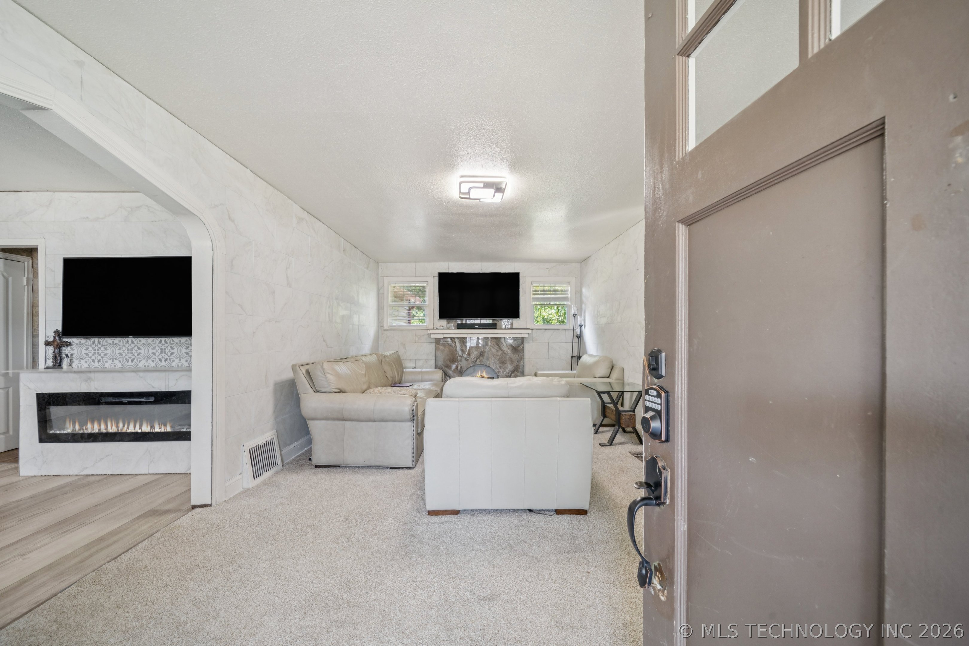1828 N Denver Avenue Property Photo 5