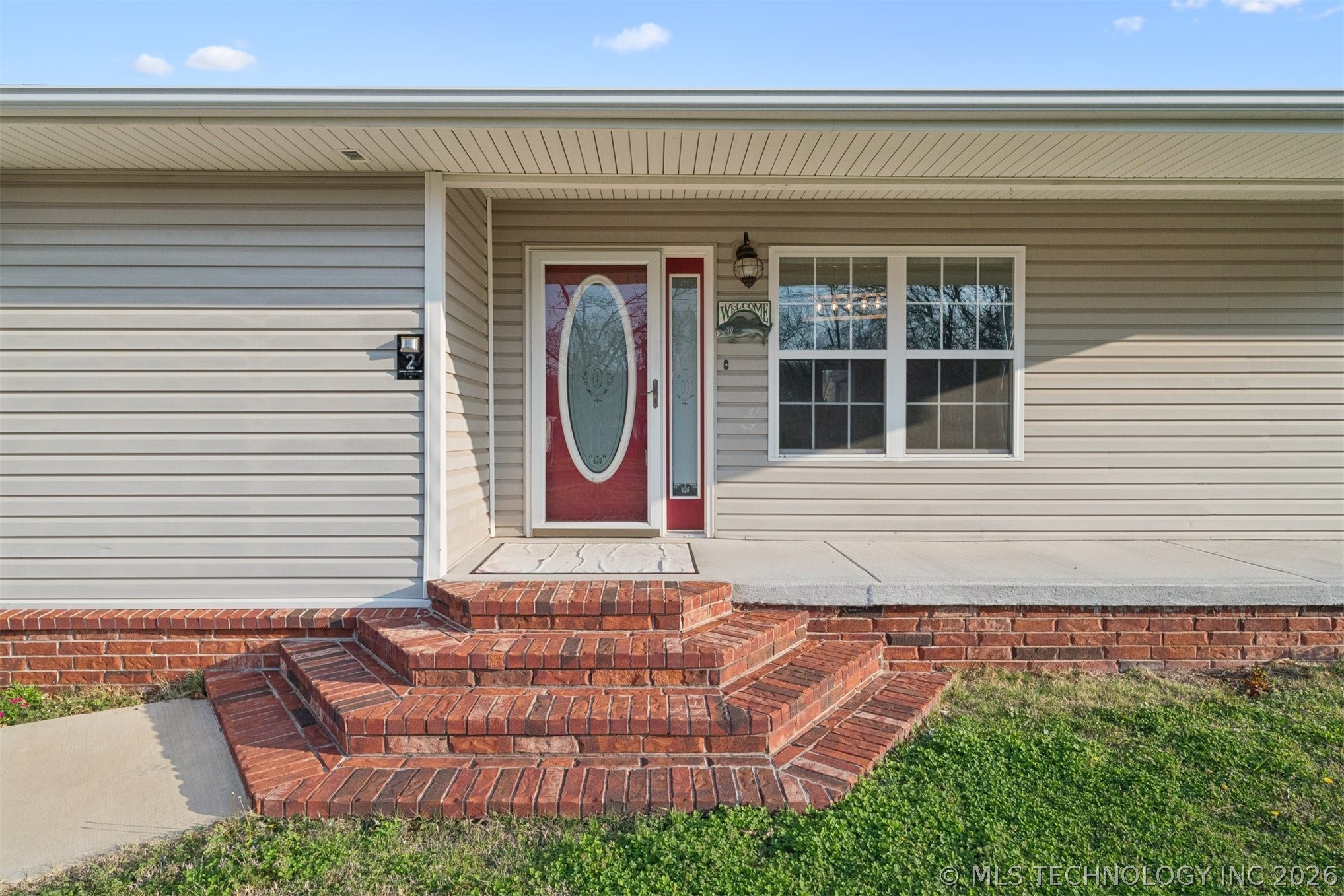 2 E Walnut Street Property Photo 3