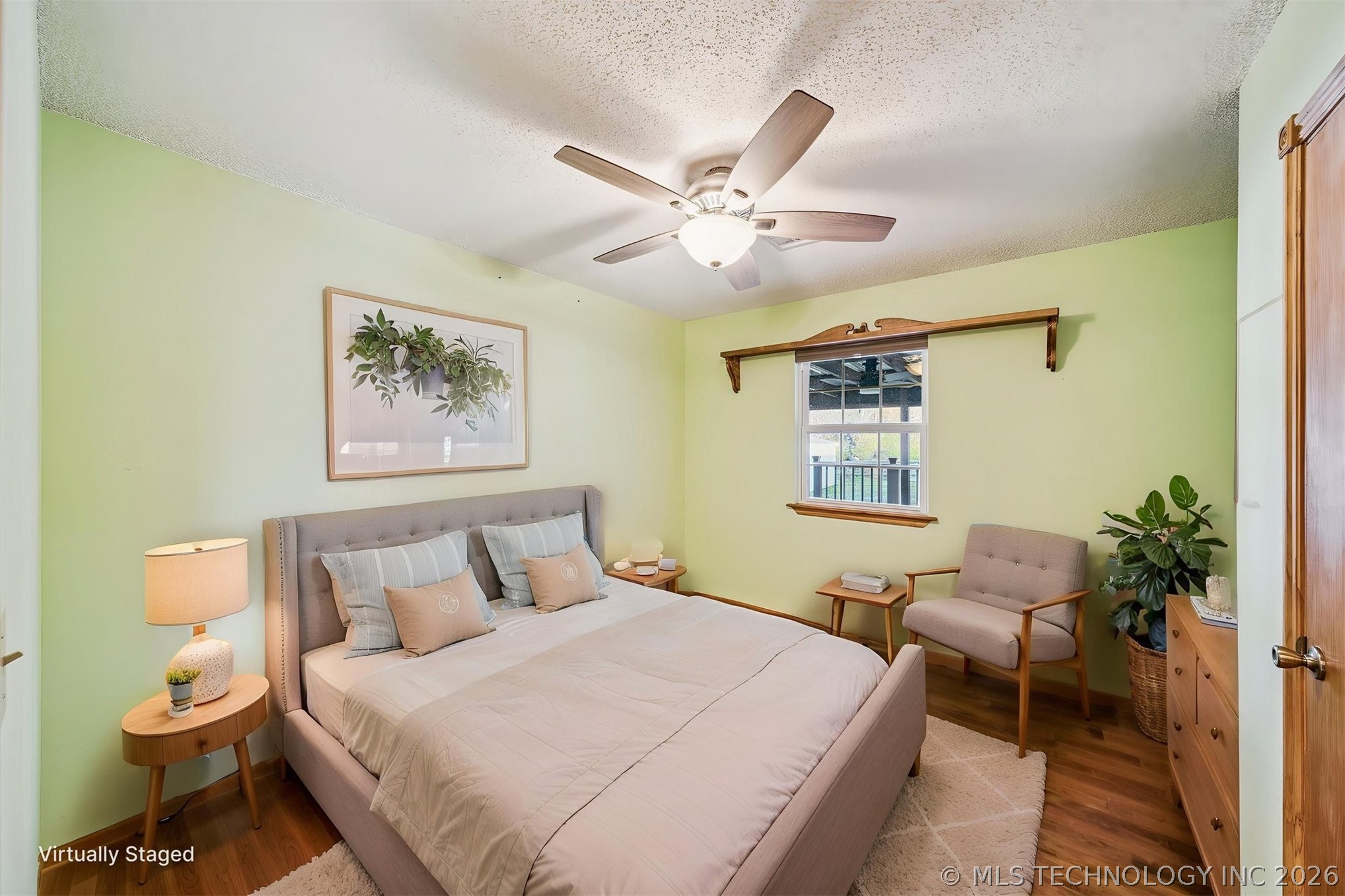 2 E Walnut Street Property Photo 22